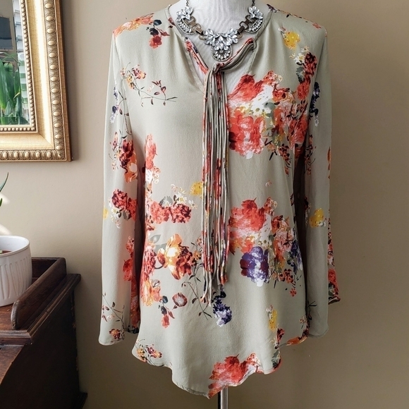 Tolani Green Silk Floral Tie Neck Bell Sleeve Tunic Top Size Large - Picture 9 of 11